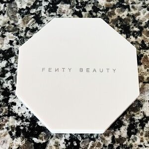 Fenty Beauty White Highlighter Compact